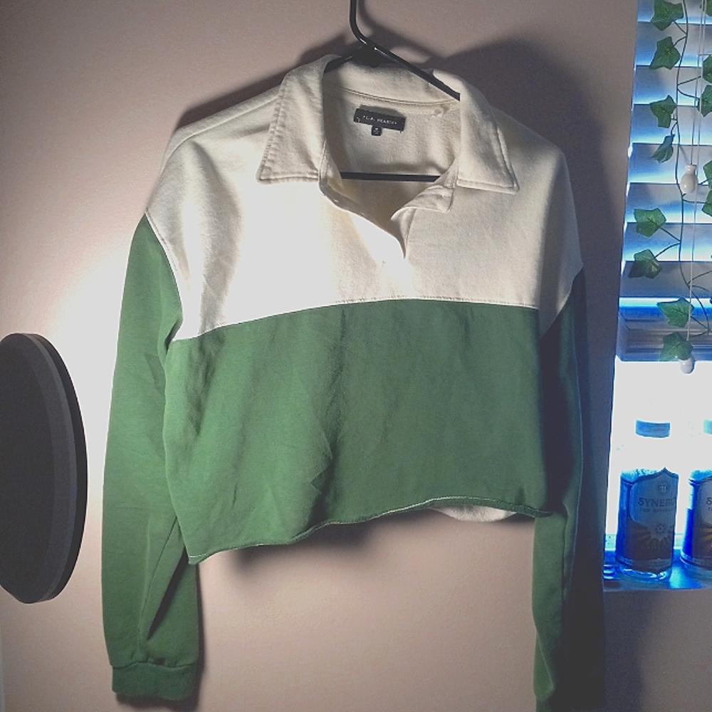 collared cropped pullover